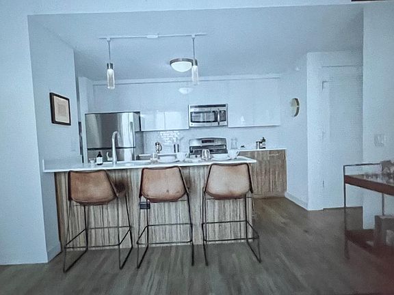 4th image of 339 W Wolf Point Plz #3708