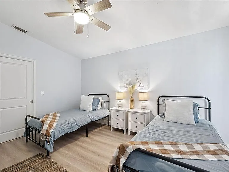 313 Poinsettia Rd — Photo 9