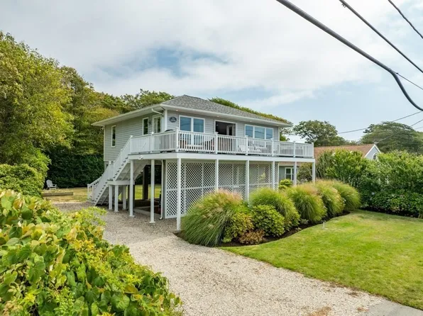 91 Balsam St, Fairhaven, MA 02719