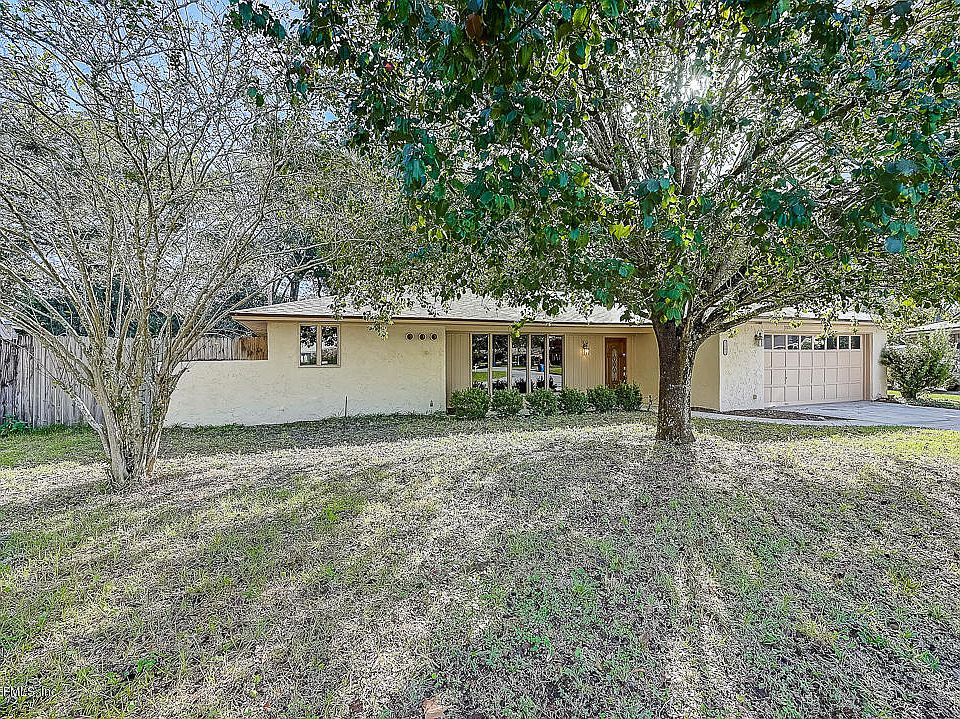 1st image of 3005 Sabal Palm Dr