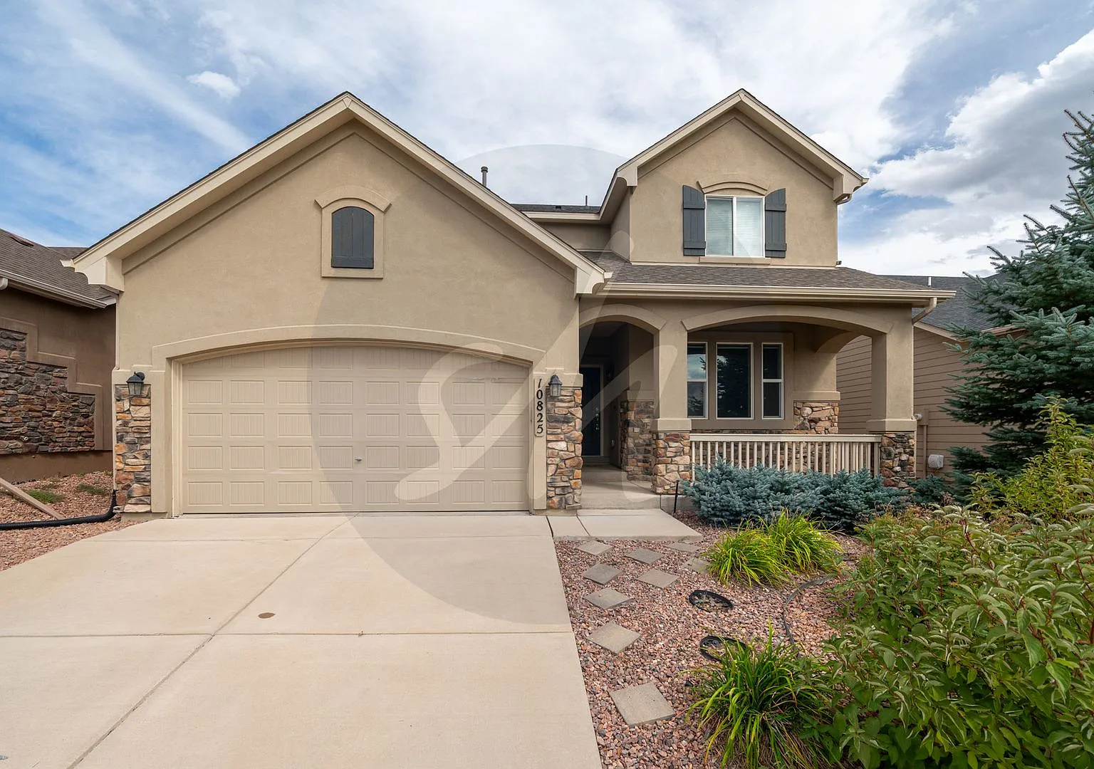 Beautiful 2 Story home in North Fork — Photo 1