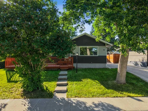 15 SE Hunter St NE, Calgary, AB T2K 2B8