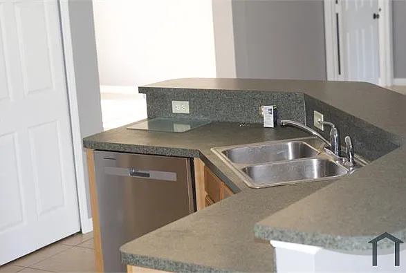 1270 Campo Ave NW — Photo 7