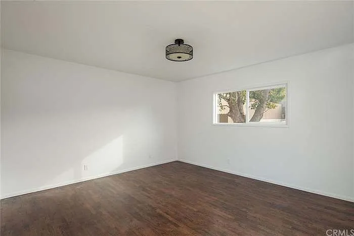 1510 Voorhees Ave — Photo 14