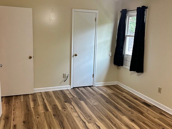 5th image of 11056 Vernon Woods Dr #6