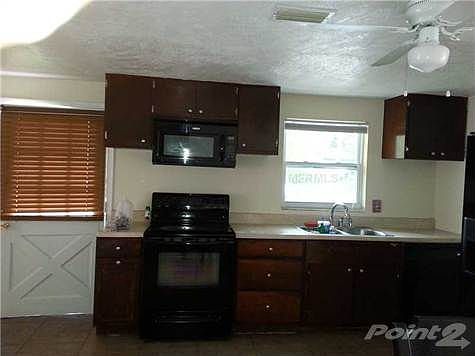 4th image of 8423 N Packwood Ave