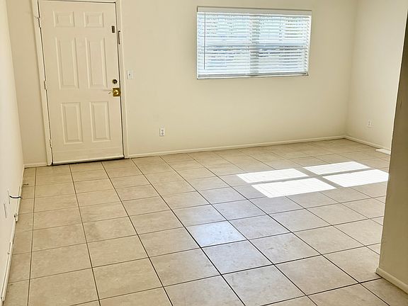 4th image of 901 SE 8th Ter #8