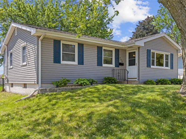 755 Alpine Rd, Marion, IA 52302