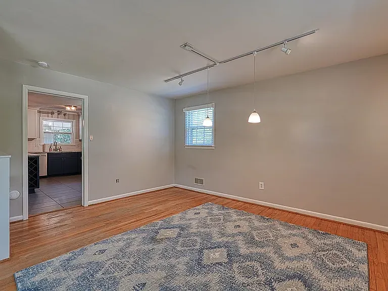 137 Henson St — Photo 5