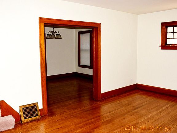 5th image of 823 N 50th Ave