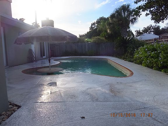 4th image of 1630 Brook Dr