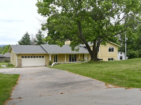 3601 W Weir Rd, Fayetteville, AR 72704