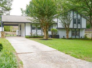9052 Gatewood Dr, Jonesboro, GA 30238