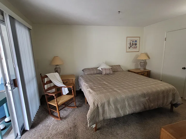 252 E Las Granadas — Photo 12