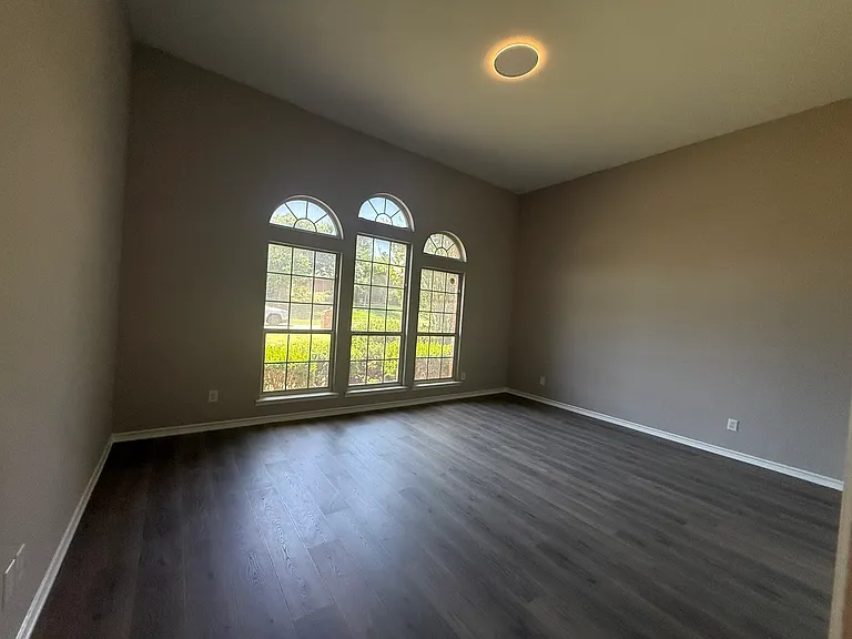 1220 Resaca Dr — Photo 10