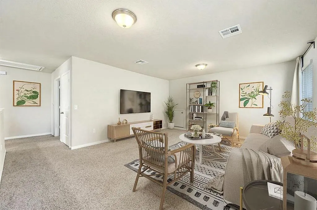 4 bed, 2.5 bath, 2162 sqft, $2,249 — Photo 4