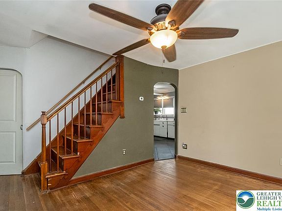 5th image of 1852 1st St