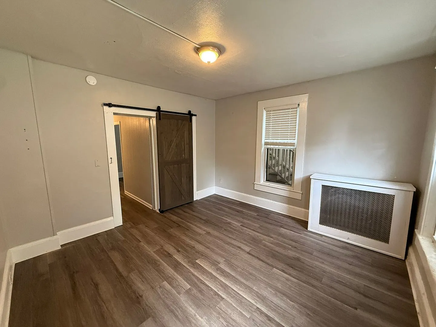 33-35 Emerson Street — Photo 2