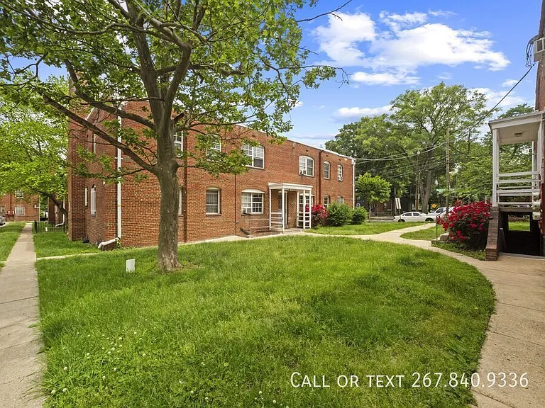 30 Danbury St SE #1 — Photo 9