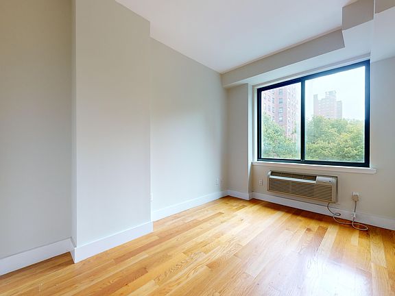 4th image of 71 E 110th St APT 3A