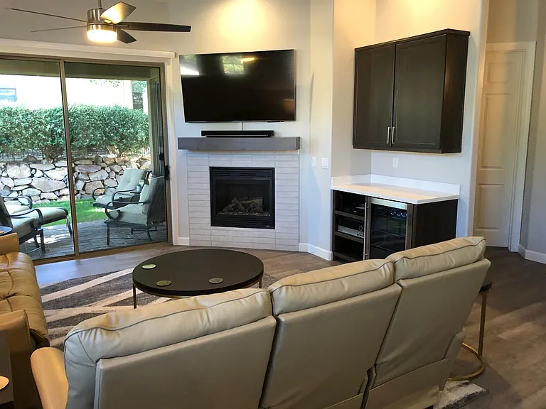 1237 Crown Ridge Dr — Photo 4