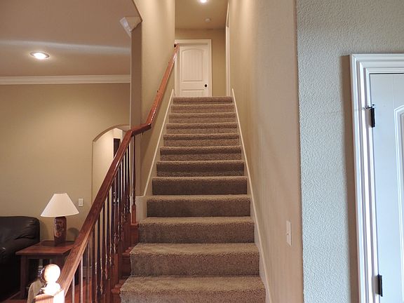 4th image of 1402 SW Summerfield Ave