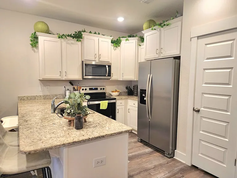 1512 Iroquois Ct — Photo 5