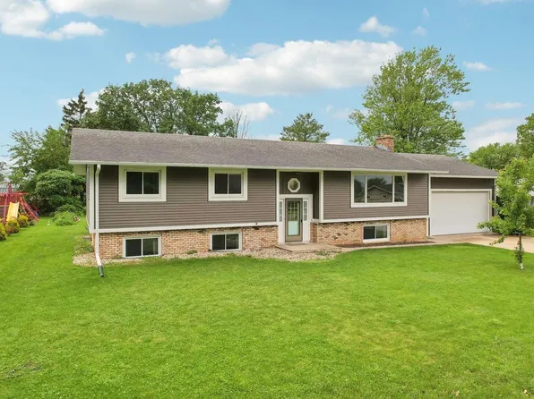 208 Golf View Drive, Mount Horeb, WI 53572