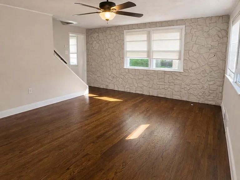 16 Lakeview Ter — Photo 1