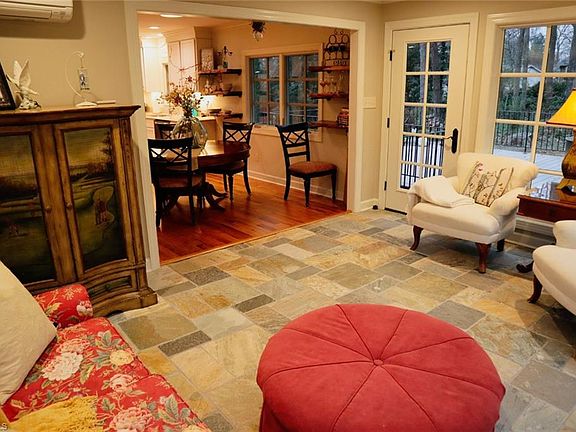 4th image of 104 Woodland Dr
