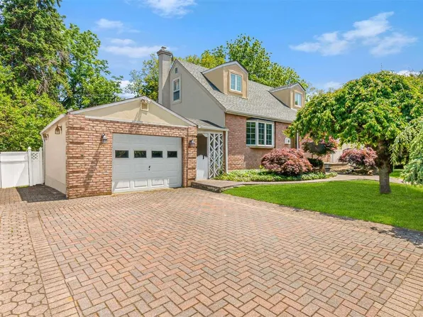 4 Willets Drive, Syosset, NY 11791
