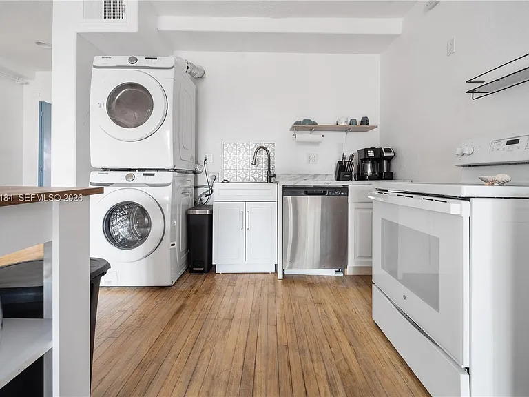 905 Sunrise Ln #905 — Photo 15