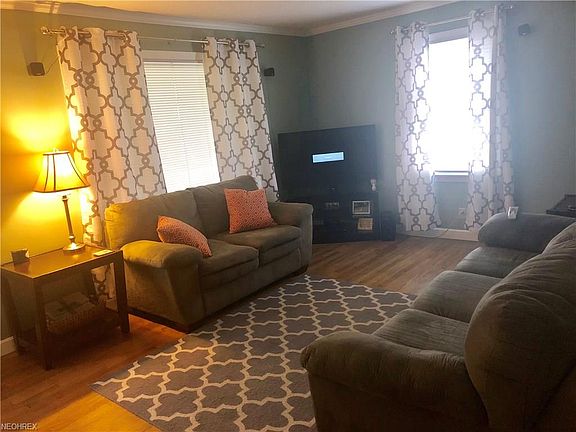 3rd image of 7036 Claybourne Ave