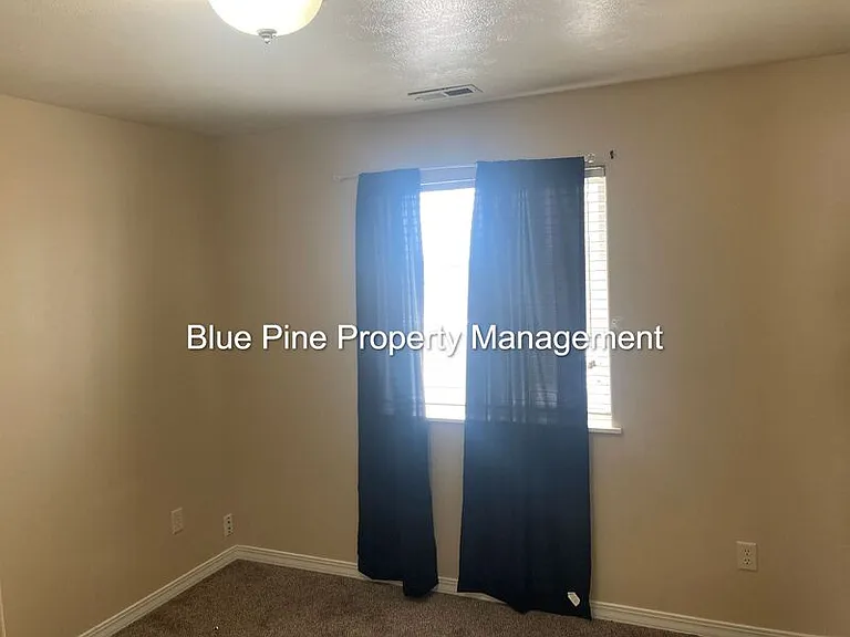 460 E Center St #6 — Photo 7