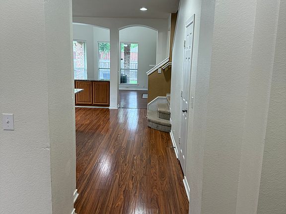 4th image of 11762 Creekwood Dr