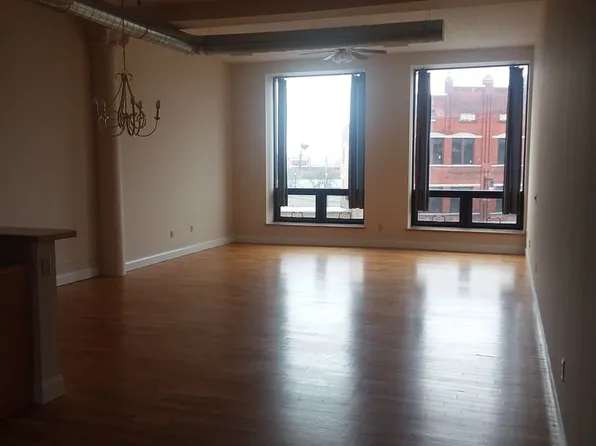 Flats of North Salina, 466 N Salina St #8, Syracuse, NY 13203
