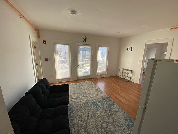 LIVING ROOM / KITCHEN