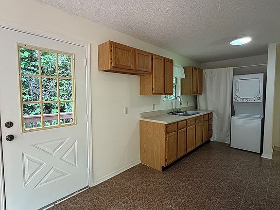 2nd image of 272 Dehart Mill Rd