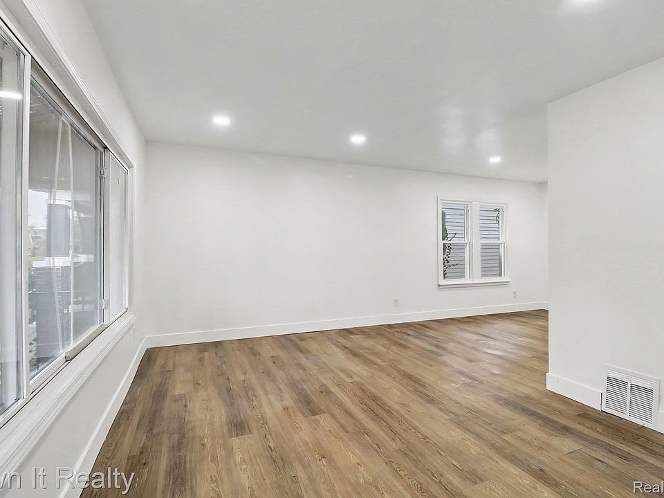 15887 Marlowe St, photo 3
