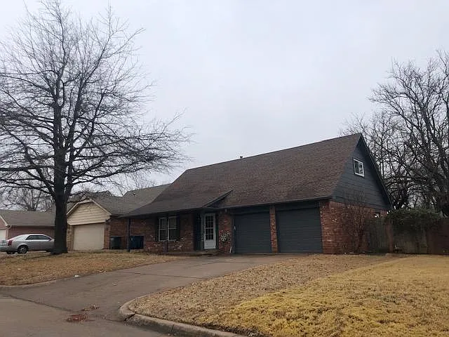 640 Reynolds Rd — Photo 2