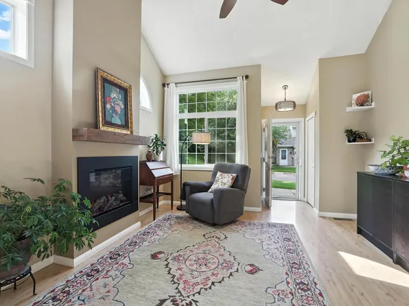 9257 Troon Ct, Woodbury, MN 55125