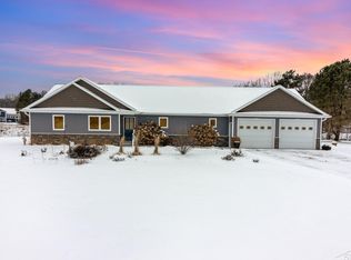 969 E Shoreline Dr, Hope, MI 48628