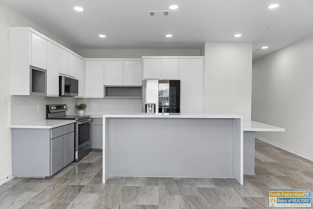 116 E Cora Lee Dr — Photo 1