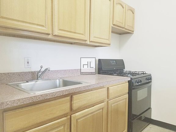 2nd image of 23 Somers St #3