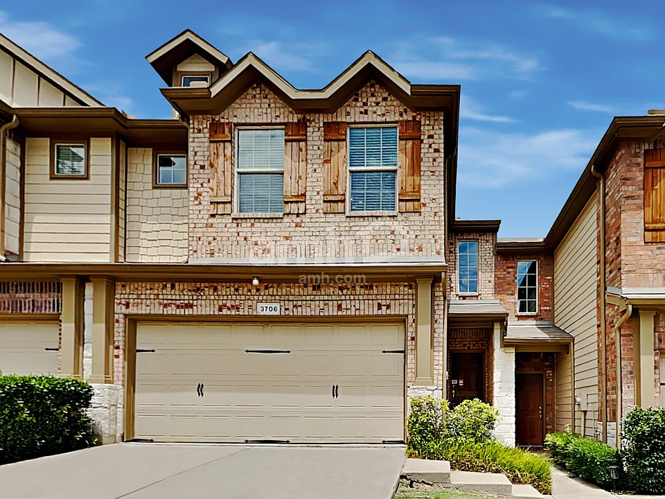 3706 Boxwood Dr