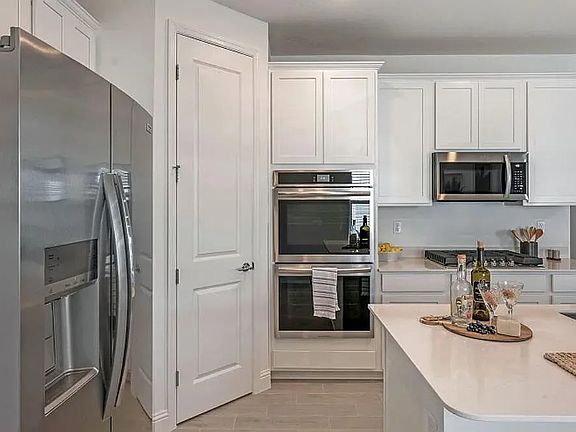 4th image of 67 Old Bull Bay Ct