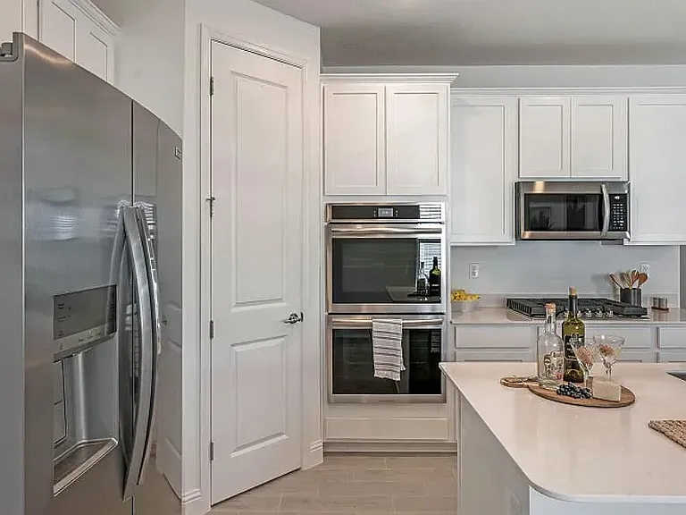 67 Old Bull Bay Ct — Photo 4