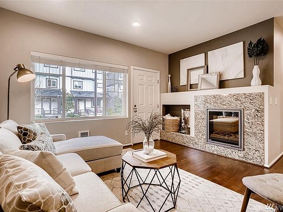 3rd image of 10377 156th Pl NE APT 105