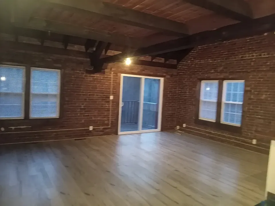 525 Maple Ave #3