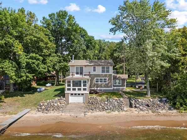 16405 328th Ave, Isle, MN 56342